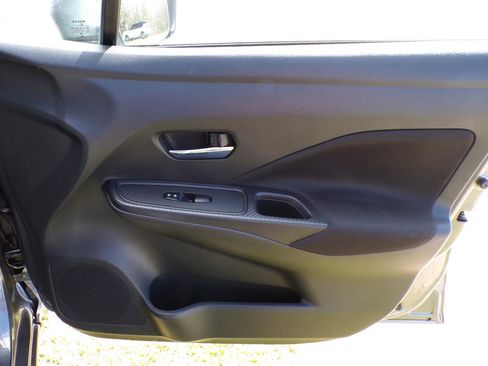 Used 2022 Nissan Versa SV w/ Trunk Package image 22