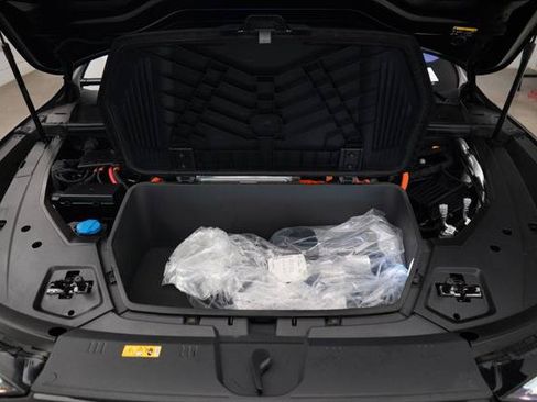 Certified 2024 Audi SQ8 e-tron Premium Plus w/ Black Optic Package AWD/4WD image 13