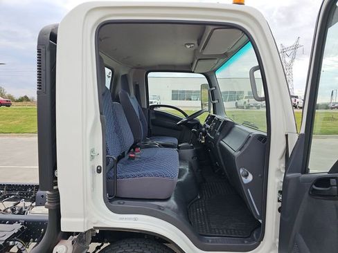 New 2024 Chevrolet Low Cab Forward RWD image 23