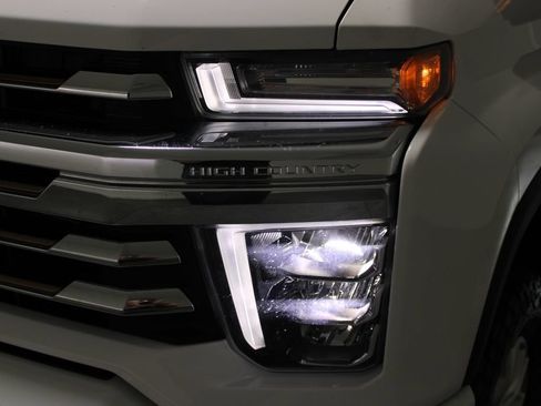Used 2021 Chevrolet Silverado 2500 High Country w/ Z71 Off-Road Package AWD/4WD image 60