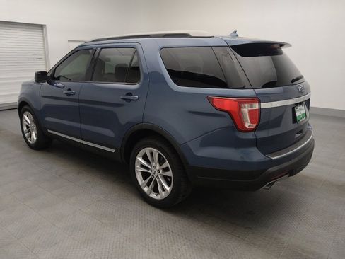 Used 2018 Ford Explorer XLT w/ Equipment Group 202A image 3