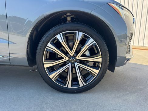 Used 2023 Volvo XC60 B5 Ultimate w/ Climate Package FWD image 25