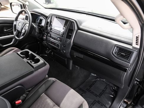 Used 2022 Nissan Titan SV w/ Accessory Utility Package AWD/4WD image 9
