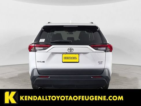Used 2024 Toyota RAV4 XLE AWD/4WD image 6