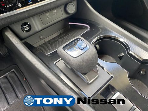 Used 2024 Nissan Rogue SL w/ SL Premium Package FWD image 35