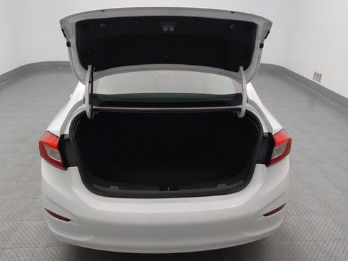 Used 2018 Chevrolet Cruze LT FWD image 29
