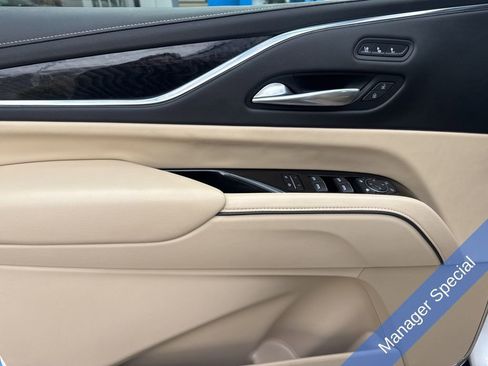 Used 2021 Cadillac Escalade ESV Premium Luxury image 14