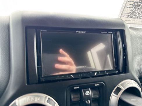 Used 2016 Jeep Wrangler Unlimited Sahara w/ Connectivity Group image 13