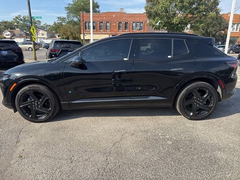 Used 2025 Chevrolet Equinox EV RS image 4