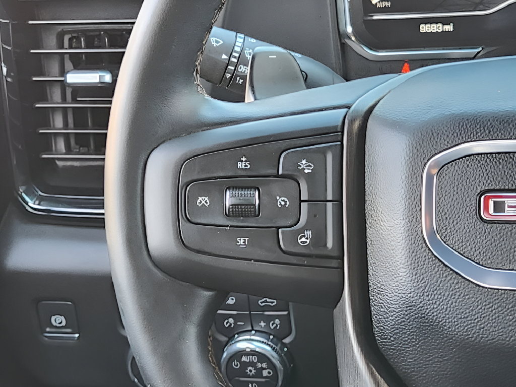 Used 2025 GMC Sierra 1500 AT4 w/ Technology Package AWD/4WD image 28