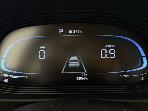 Used 2024 Hyundai Venue SEL image 21