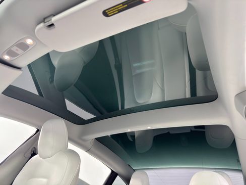 Used 2022 Tesla Model 3 image 12