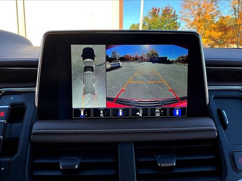 Used 2024 Chevrolet Suburban High Country image 13