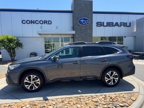 Used 2021 Subaru Outback Limited XT w/ Popular Package #2 AWD/4WD image 1