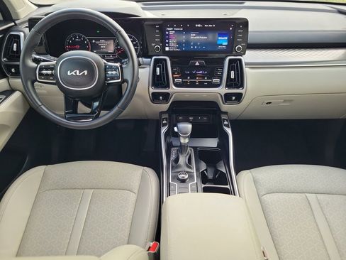 Used 2023 Kia Sorento S FWD image 19