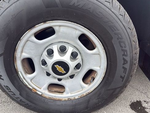 Used 2018 Chevrolet Silverado 2500 W/T w/ Snow Plow Prep Package image 5