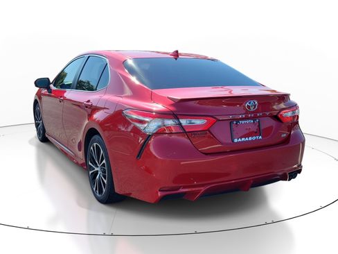 Used 2019 Toyota Camry SE FWD image 4
