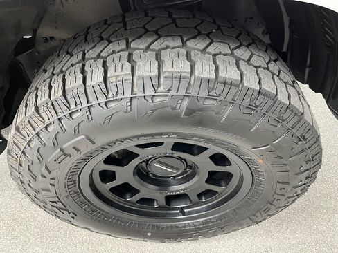 Used 2022 Toyota 4Runner TRD Off-Road Premium AWD/4WD image 18