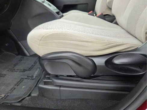 Used 2012 MAZDA MAZDA5 Sport FWD image 21