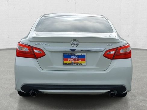 Used 2016 Nissan Altima 2.5 SR FWD image 6