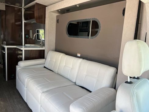 Used 2016 Mercedes-Benz Sprinter 3500 image 12