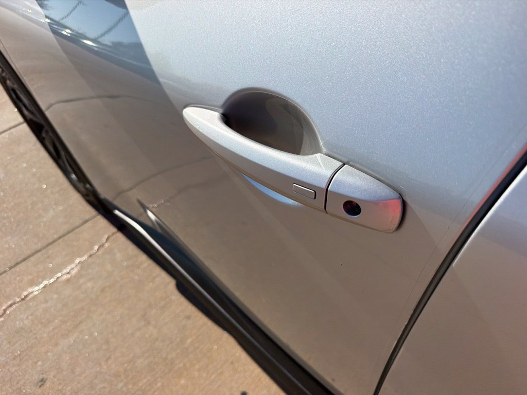Used 2025 Nissan Rogue SV FWD image 10