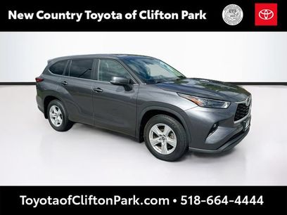 Used 2023 Toyota Highlander LE