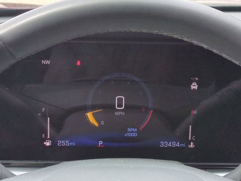 Used 2025 Chevrolet Trax LT w/ LT Convenience Package FWD image 30