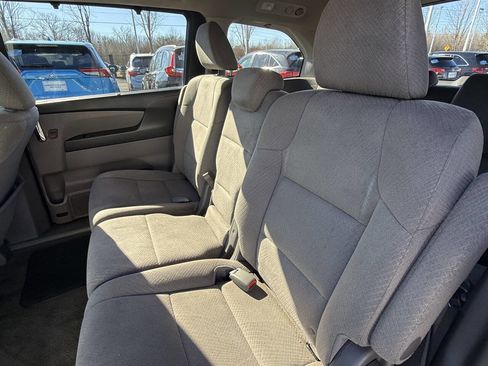 Used 2016 Honda Odyssey SE image 16