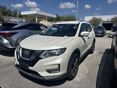 Used 2017 Nissan Rogue SL