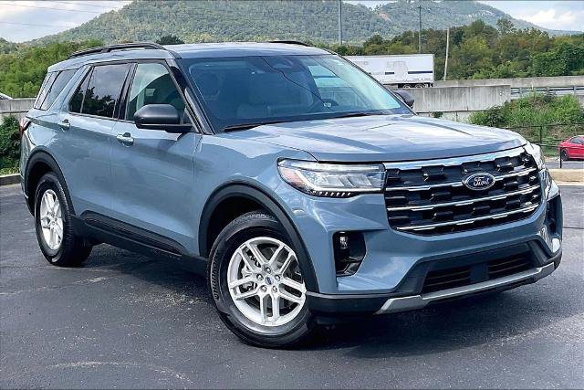 Certified 2026 Ford Explorer Active w/ Active Comfort Package RWD image 2