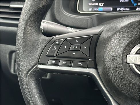 Used 2025 Nissan Leaf S FWD image 21