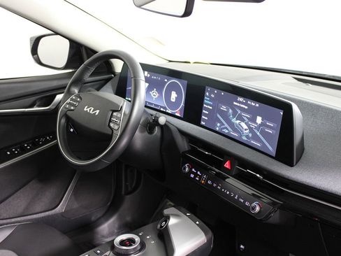 Used 2024 Kia EV6 Light RWD image 11