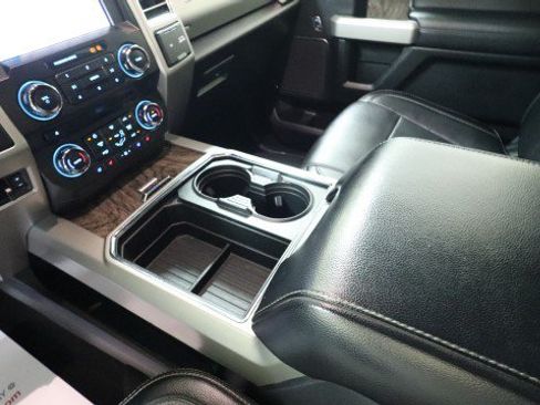 Used 2017 Ford F250 Lariat w/ Chrome Package AWD/4WD image 19