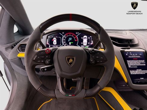 Used 2025 Lamborghini Revuelto AWD/4WD image 21