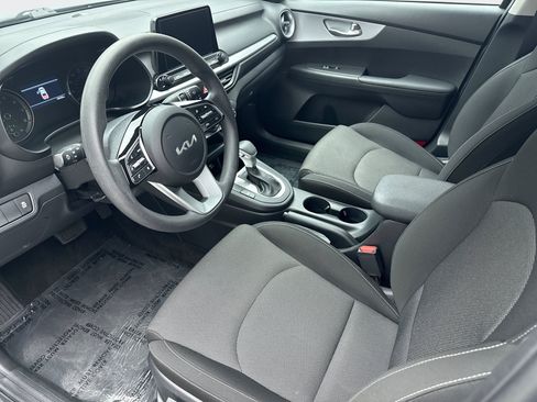 Used 2023 Kia Forte LXS w/ LXS Technology Package FWD image 10