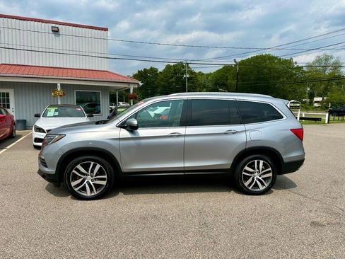 Used 2017 Honda Pilot Touring image 5