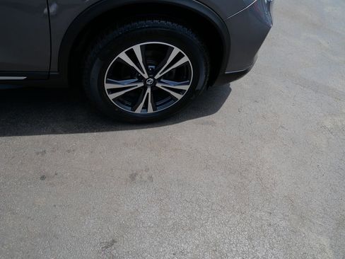 Used 2018 Nissan Rogue SL w/ Premium Package AWD/4WD image 34