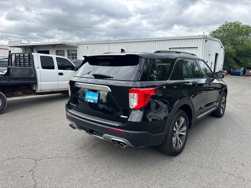 Used 2020 Ford Explorer Platinum w/ Premium Technology Package AWD/4WD image 16
