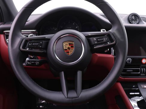 Used 2026 Porsche Macan AWD/4WD image 17