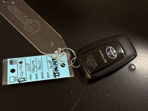 Used 2018 Toyota Prius Three Touring FWD image 29