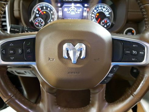 Used 2020 RAM 1500 Laramie AWD/4WD image 25
