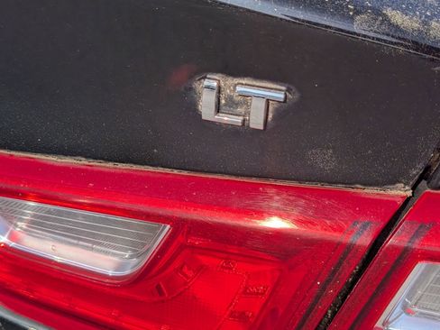 Used 2018 Chevrolet Malibu LT image 9