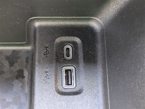 Used 2023 Chevrolet Colorado W/T image 18