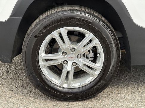 Used 2023 GMC Terrain SLE FWD image 31