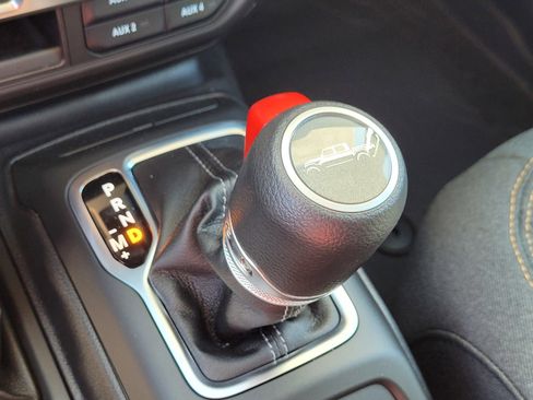 New 2026 Jeep Gladiator Sport AWD/4WD image 17