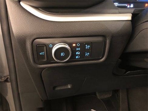 Used 2022 Ford Explorer XLT w/ Equipment Group 202A image 17