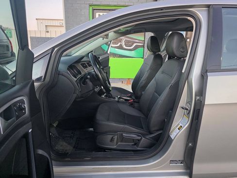 Used 2015 Volkswagen Golf S FWD image 18