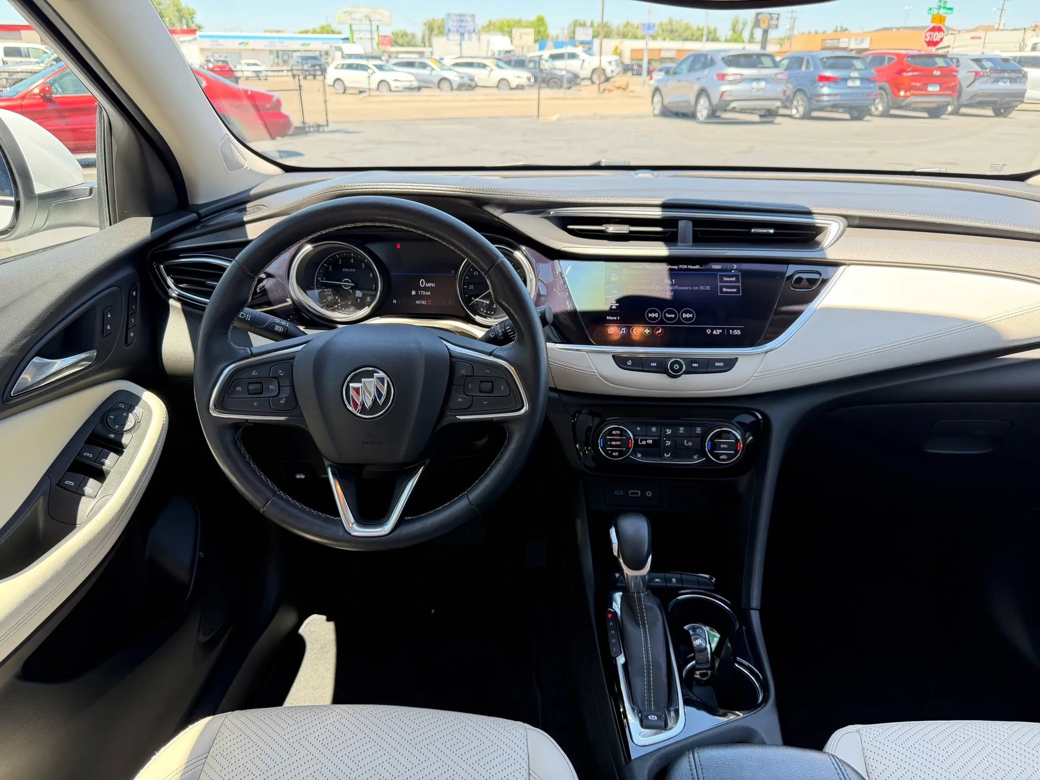 Used 2020 Buick Encore GX Essence FWD image 21