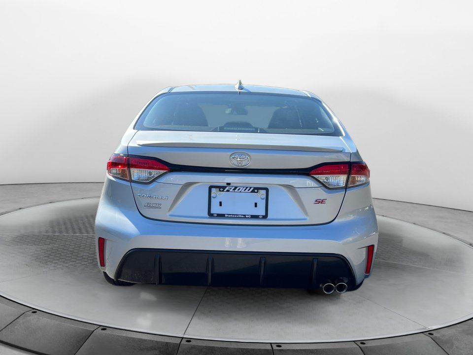 Used 2026 Toyota Corolla SE FWD image 6